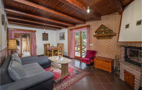 Presika House | Lovely Home In Blazevci With Sauna