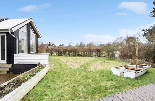 Skastrup Strand House | Lovely home in Bogense with WiFi