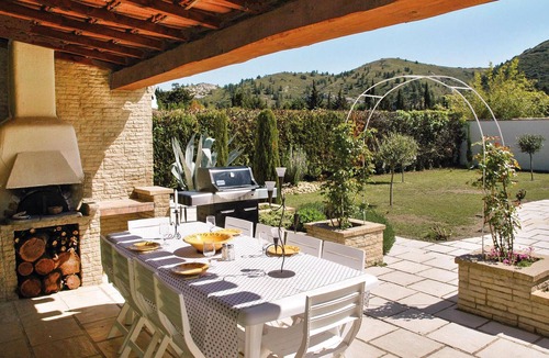 Boulbon House | Lovely home in Boulbon