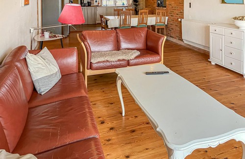 Bøvlingbjerg House | Lovely home in Bøvlingbjerg with WiFi