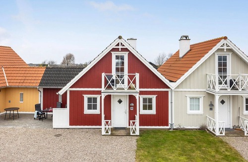 Middelfart House | Lovely home in Brenderup Fyn with sauna