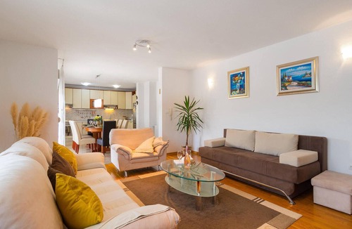 Klis House | Lovely home in Brstanovo