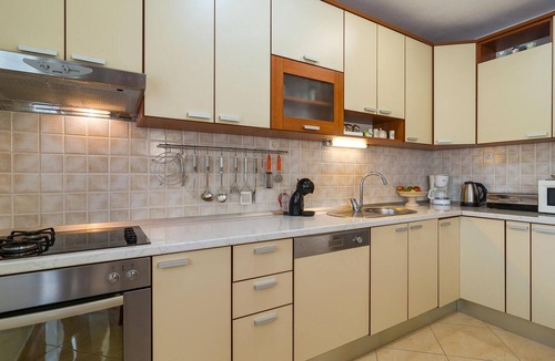 Klis House | Lovely home in Brstanovo
