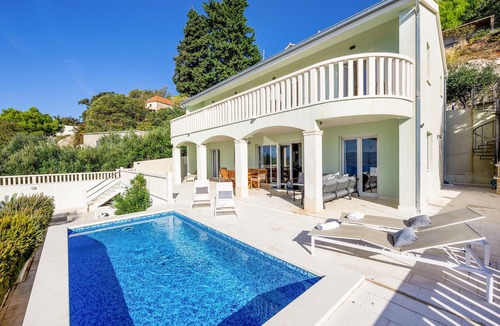 Celina House | Lovely home in Celina with private swimming pool, can be inside or outside