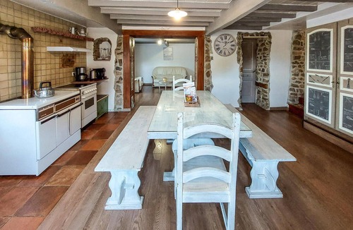 Champoly House | Lovely home in Champoly with WiFi