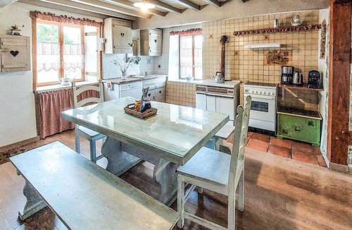 Champoly House | Lovely home in Champoly with WiFi
