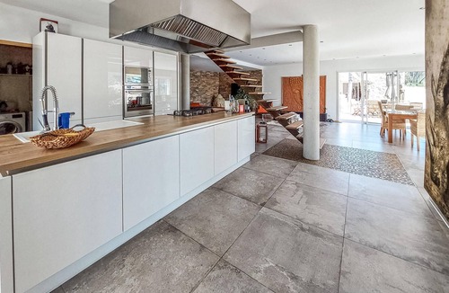 Cuers House | Lovely home in Cuers with kitchen