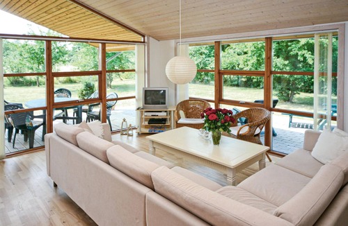 Dannemare House | Lovely home in Dannemare with kitchen