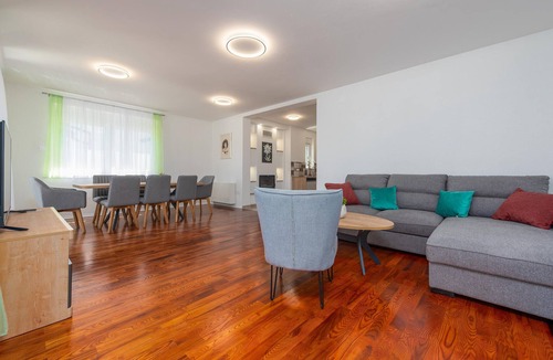 Gospic House | Lovely home in Debelo Brdo with sauna