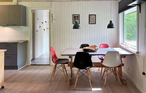 Bording House | Lovely Home In Bording With Kitchen