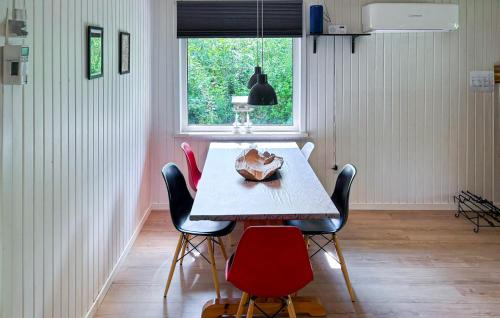 Bording House | Lovely Home In Bording With Kitchen