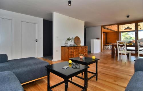 Dragove House | Lovely Home In Dragove