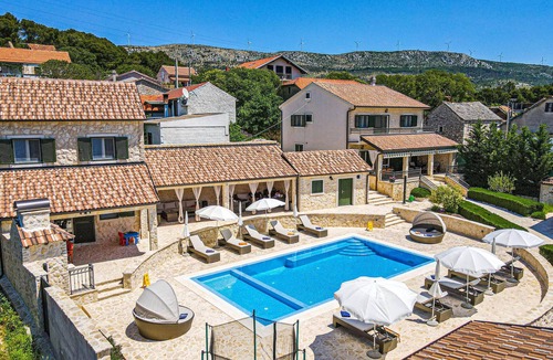 Sibenik House | Lovely home in Dubrava