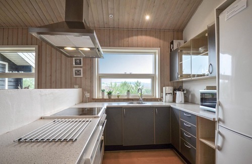 Lyngsbæk Strand House | Lovely home in Ebeltoft with WiFi