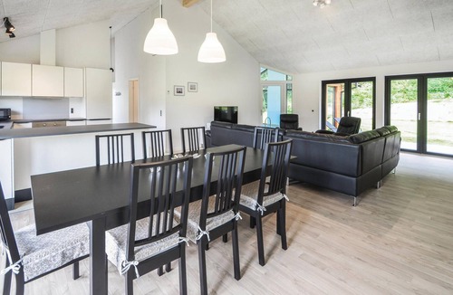 Femmøller House | Lovely home in Ebeltoft with sauna