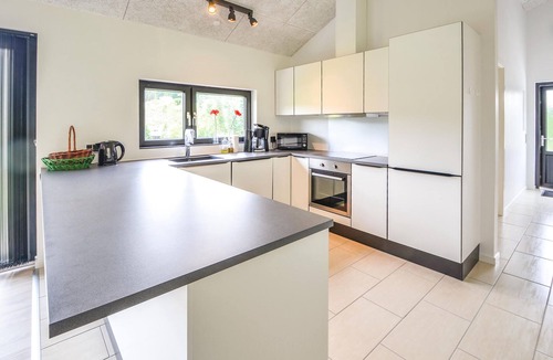 Femmøller House | Lovely home in Ebeltoft with sauna