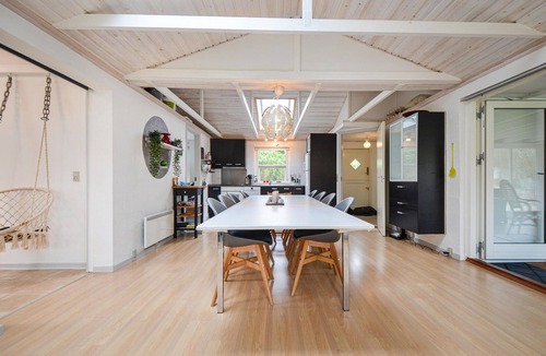 Egsmark Strand House | Lovely home in Ebeltoft with WiFi