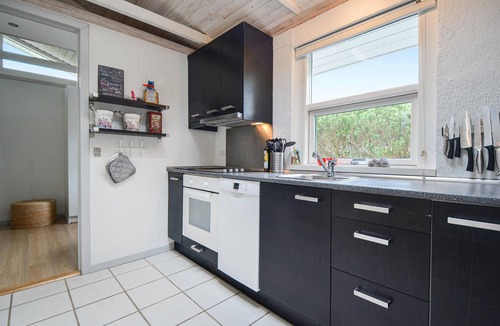 Egsmark Strand House | Lovely home in Ebeltoft with WiFi