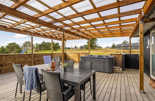 Egsmark Strand House | Lovely home in Ebeltoft with sauna