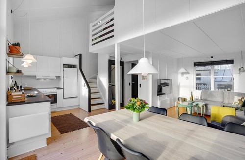 Øer Strand House | Lovely home in Ebeltoft with sauna
