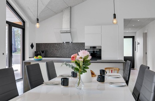 Elsegarde Strand House | Lovely home in Ebeltoft with WiFi
