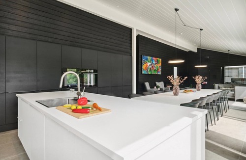 Øer Strand House | Lovely home in Ebeltoft with sauna
