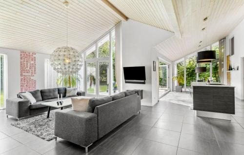 Øksenmølle House | Lovely Home In Ebeltoft With Sauna