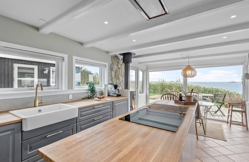 Esbjerg House | Lovely home in Esbjerg V with house sea view