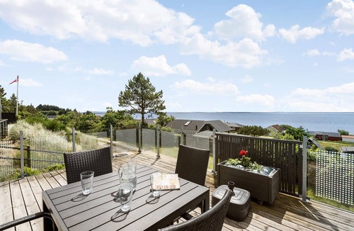 Sjaelborg House | Lovely home in Esbjerg V with WiFi