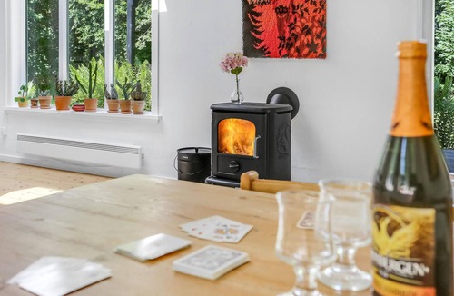 Hoeve Strand House | Lovely home in Fårevejle with kitchen