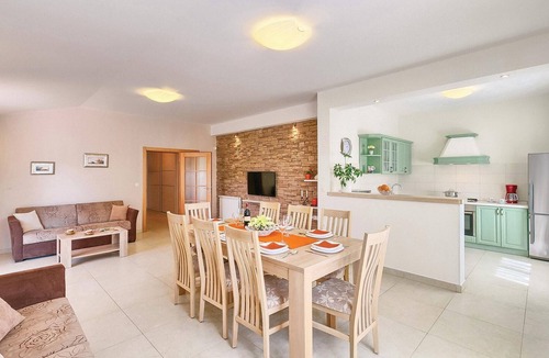 Valbandon House | Lovely home in Fazana