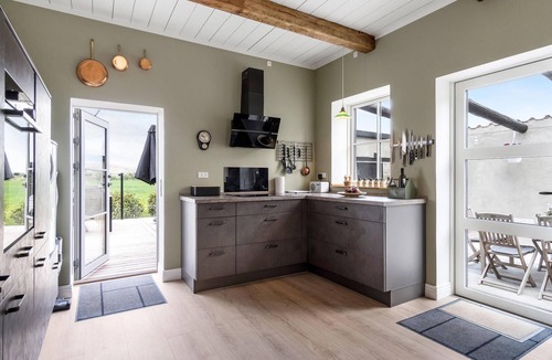 Fej House | Lovely home in Fejø with WiFi