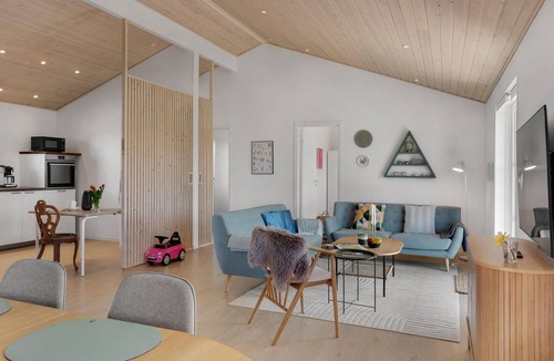 Havnsø House | Lovely home in Føllenslev with WiFi