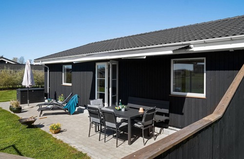 Havnsø House | Lovely home in Føllenslev with WiFi