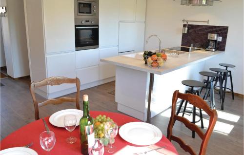 Frise House | Lovely Home In Frise With Wifi