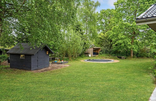 Fjellerup Strand House | Lovely home in Glesborg with WiFi