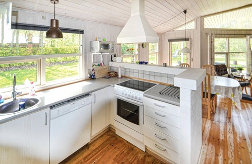 Fjellerup House | Lovely home in Glesborg with WiFi