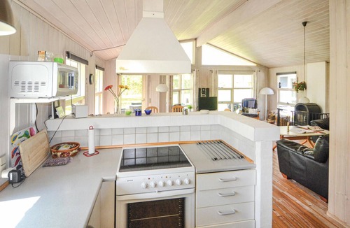 Fjellerup House | Lovely home in Glesborg with WiFi