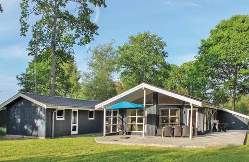 Fjellerup House | Lovely home in Glesborg with WiFi