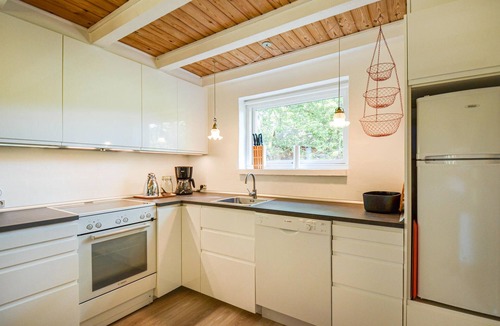 Fjellerup Strand House | Lovely home in Glesborg with WiFi