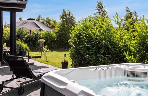 Fjellerup Strand House | Lovely home in Glesborg with kitchen