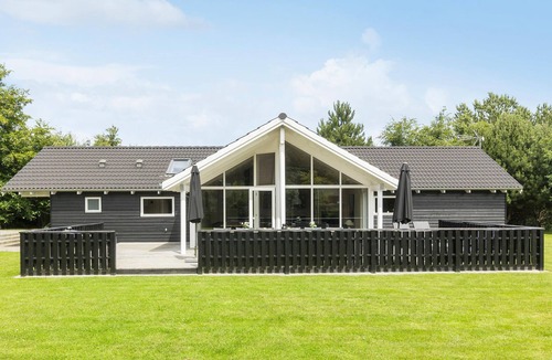 Fjellerup House | Lovely home in Glesborg with sauna