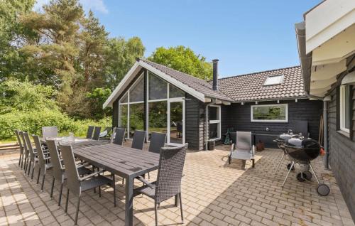 Fjellerup Strand House | Lovely Home In Glesborg With Sauna