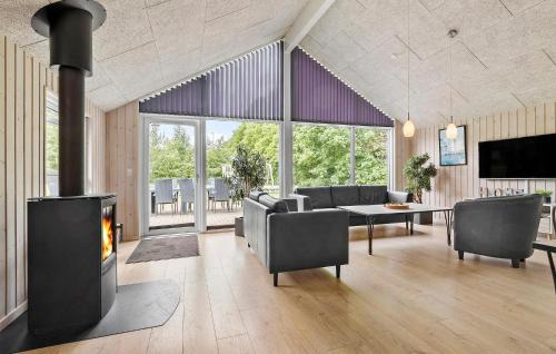 Fjellerup Strand House | Lovely Home In Glesborg With Sauna