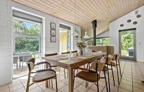 Fjellerup House | Lovely Home In Glesborg With Sauna