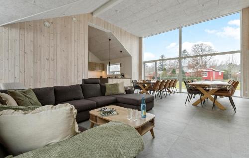 Fjellerup House | Lovely Home In Glesborg With Sauna