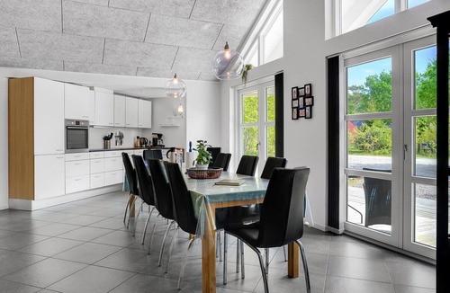 Grena Strand House | Lovely home in Grenaa with kitchen