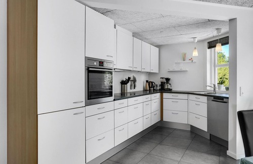 Grena Strand House | Lovely home in Grenaa with kitchen