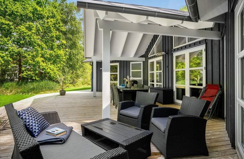 Grena Strand House | Lovely home in Grenaa with kitchen