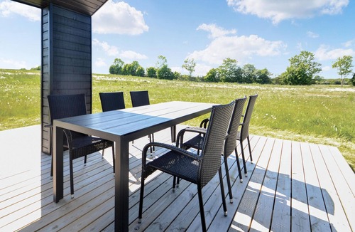 Grenaa House | Lovely home in Grenaa with WiFi